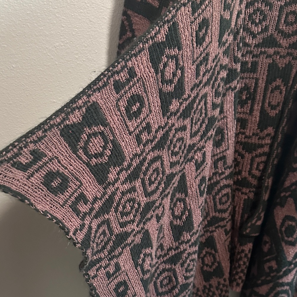 Knox Rose Black and Mauve Geometric Open-Front Cardigan - Picture 4 of 14